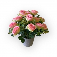 Roses bouquet in a flowerpot