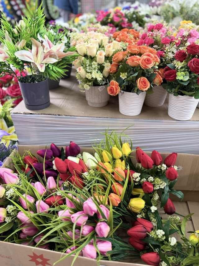 Invite you to buy bouquets of artificial flowers at retail